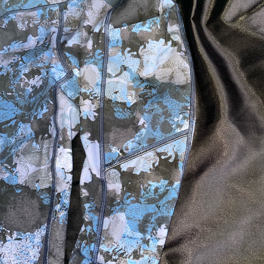 Lululemon legging pattern - Picture 3 of 7